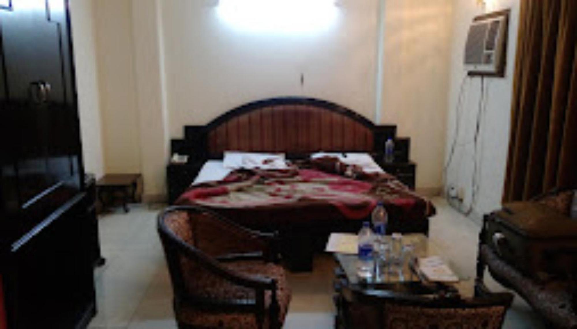 Hotel Punjab , Saharanpur Esterno foto